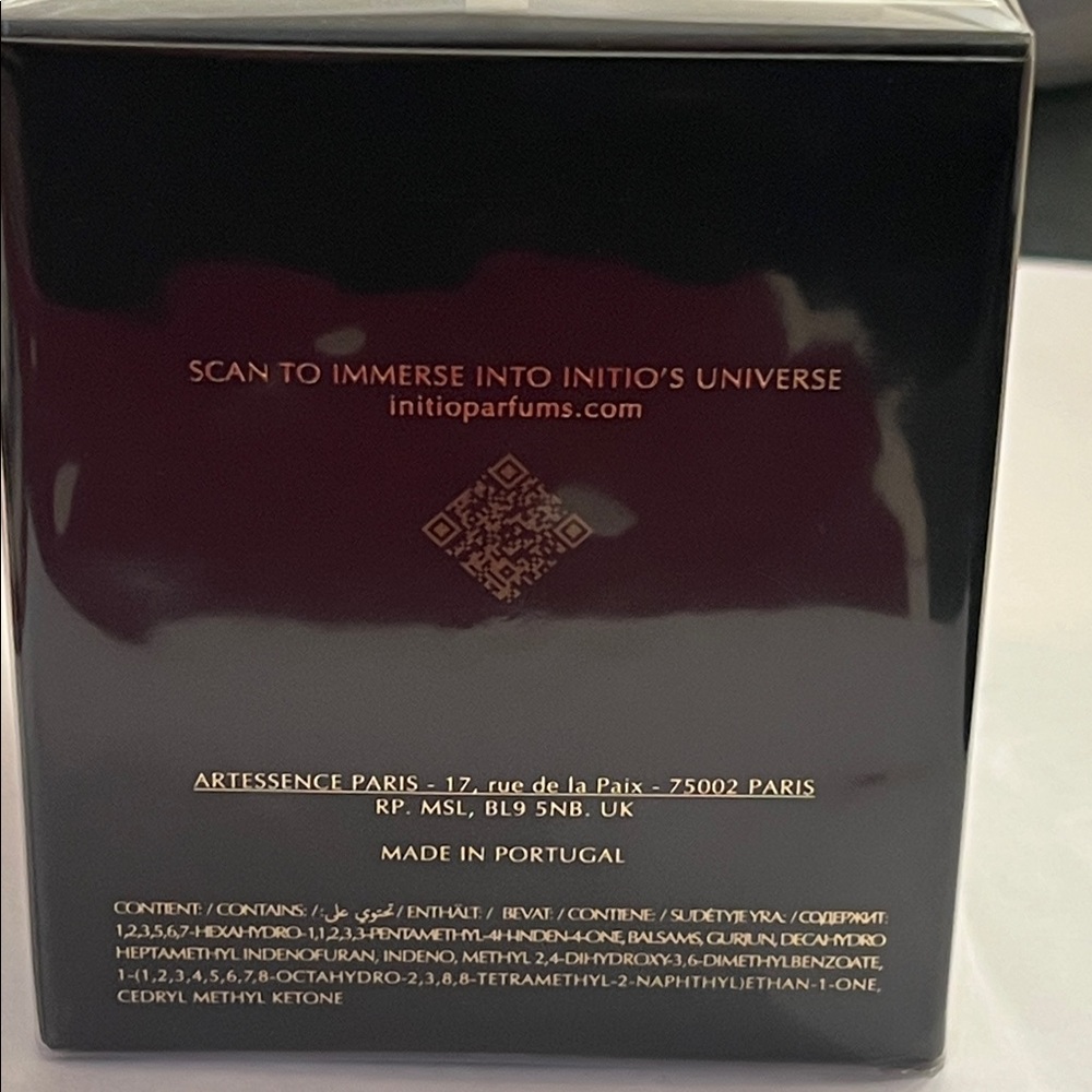 Initio Oud for Greatness Bougie Parfumee Scented Candle - Picture 6 of 6
